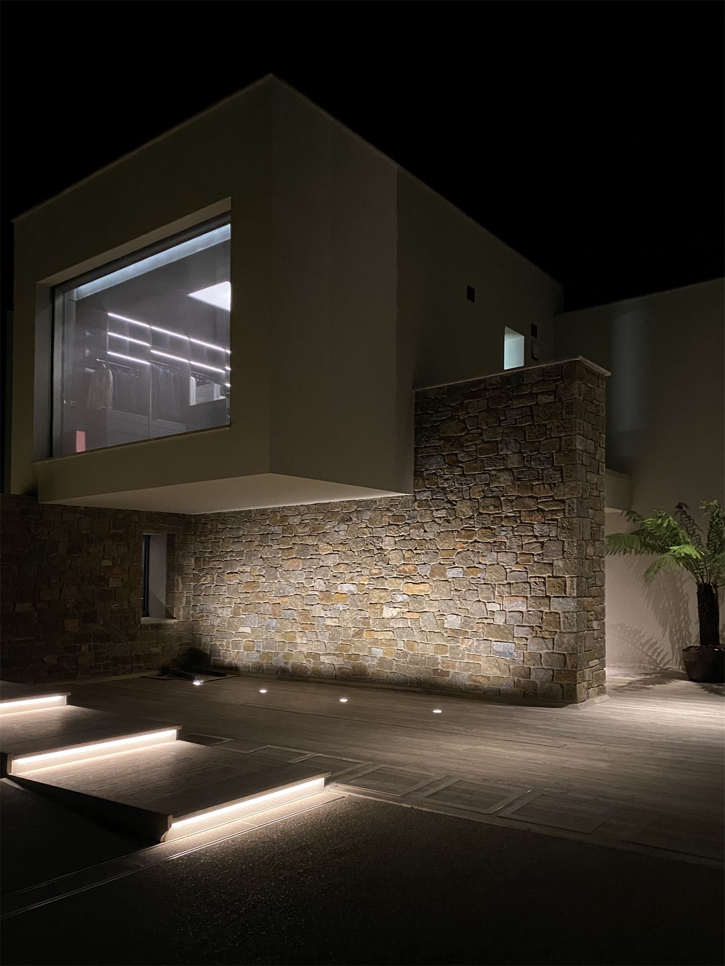 PRIVATE HOUSE II