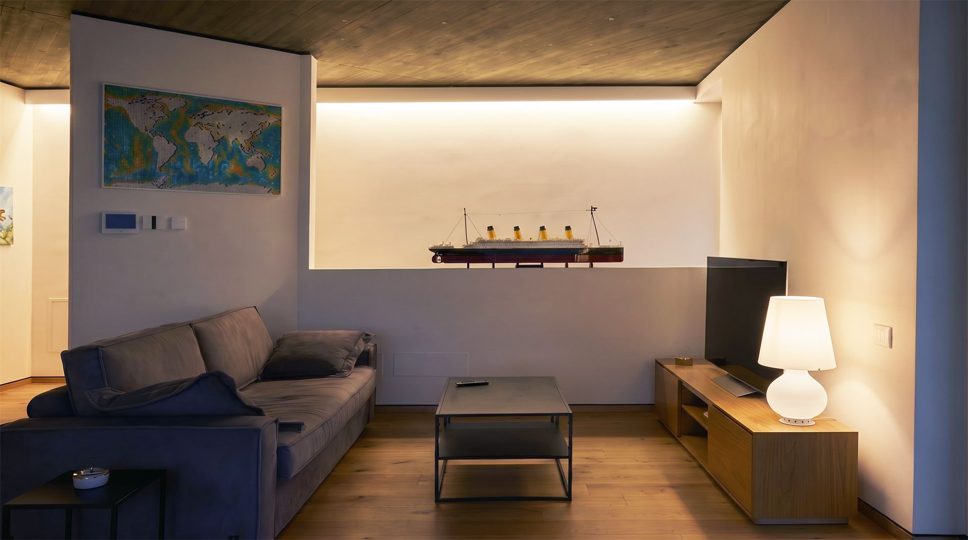 PRIVATE HOUSE III